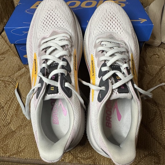 Brooks Ghost 17 Narrow (2A) w Box - Picture 8 of 9